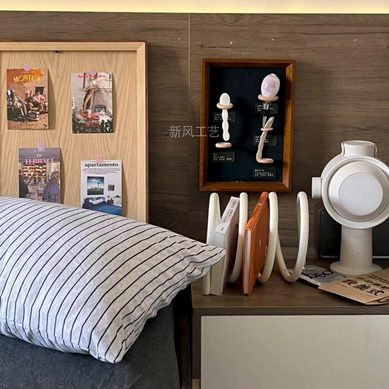 ชั้นวางนิตยสารโลหะสไตล์มินิมอล - Home Decor Magazine บทวิจารณ์และราคา